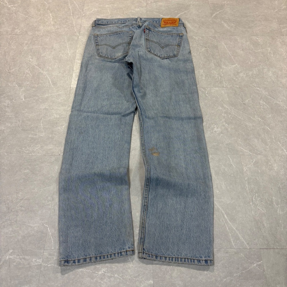 Levis 505 Regular Fit Jeans Mens 33x32 Light Wash Blue Denim Straight Leg 4700